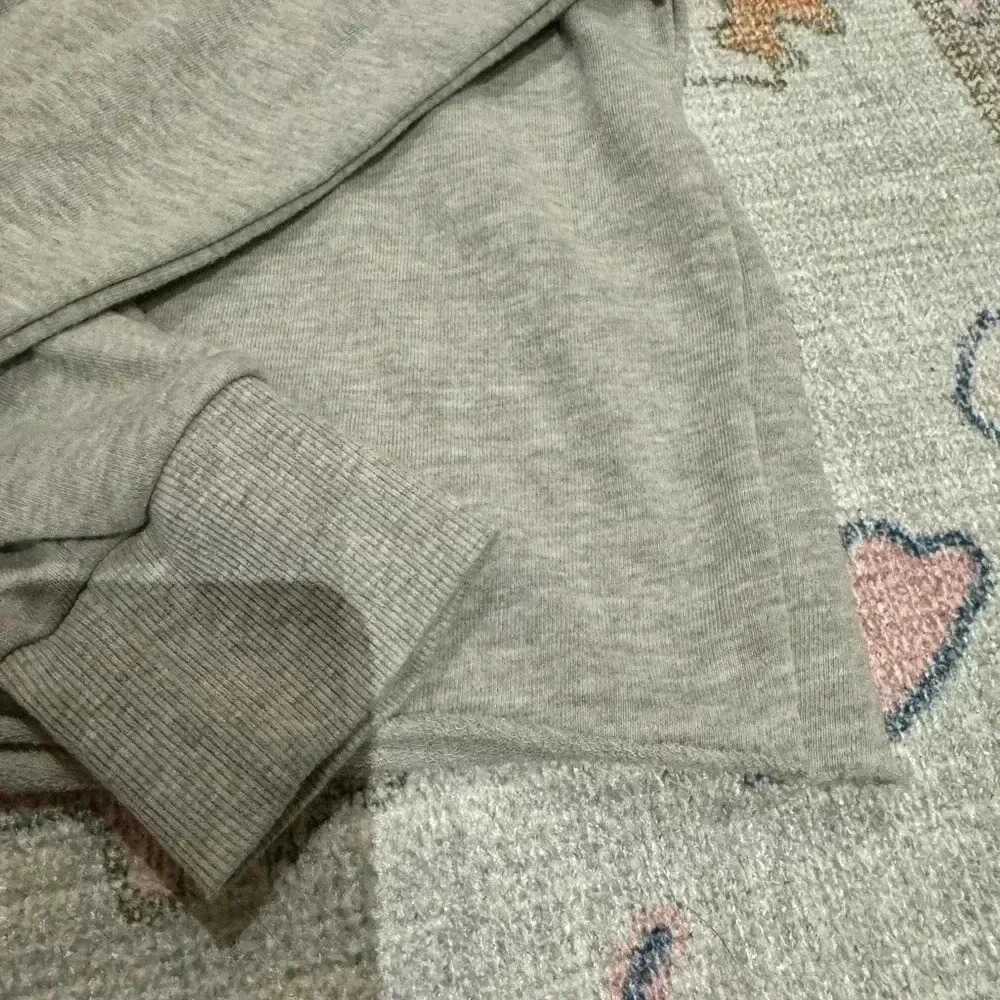 Sweatshirt - Picture 4 of 4